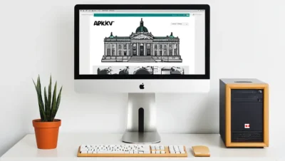 Vintage fotografier og illustrationer skildrer Danmarks historie på gamle computere med Arkiv.dk logo.
